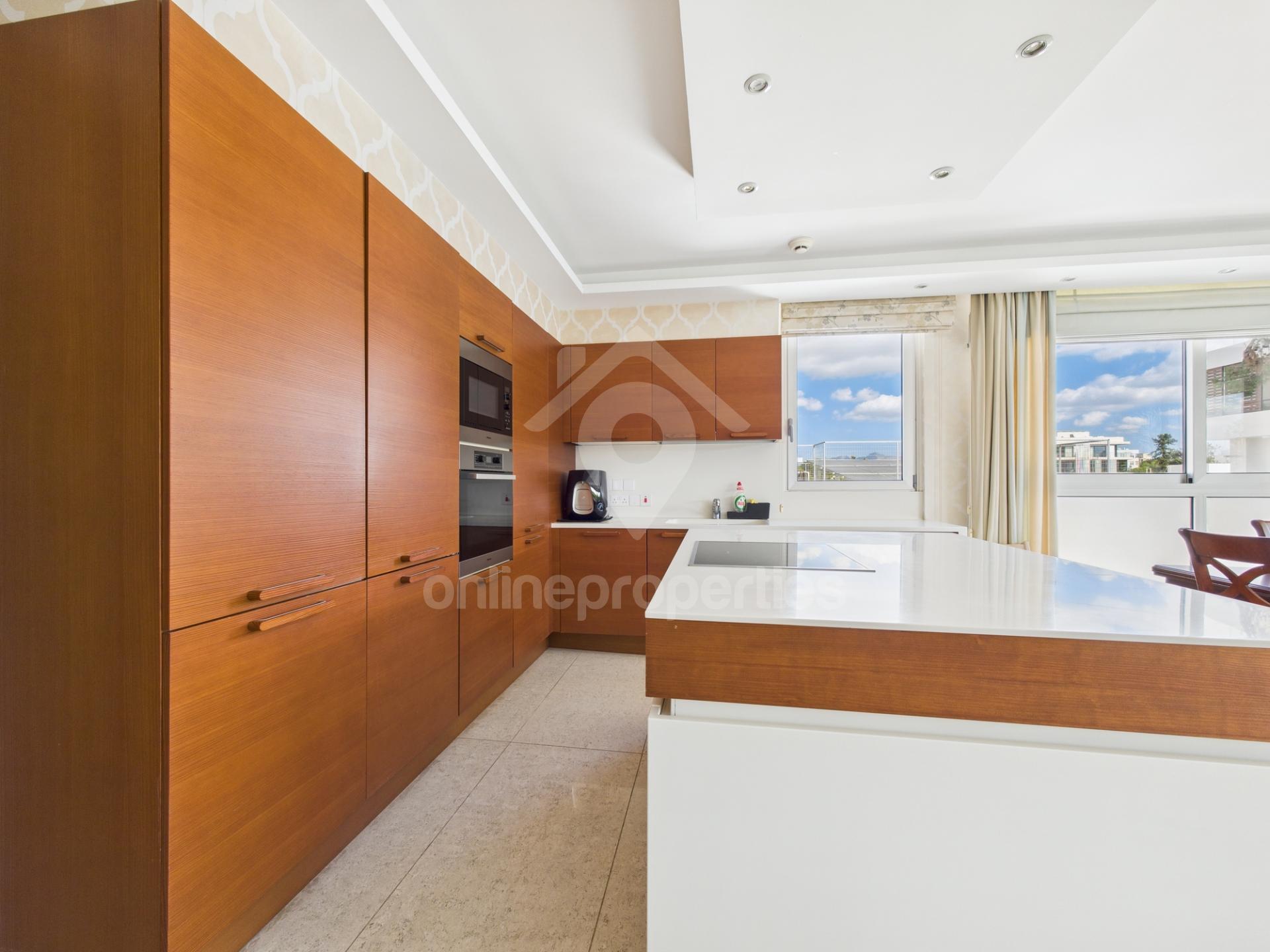 To change image, hover mouse over thumbnails below