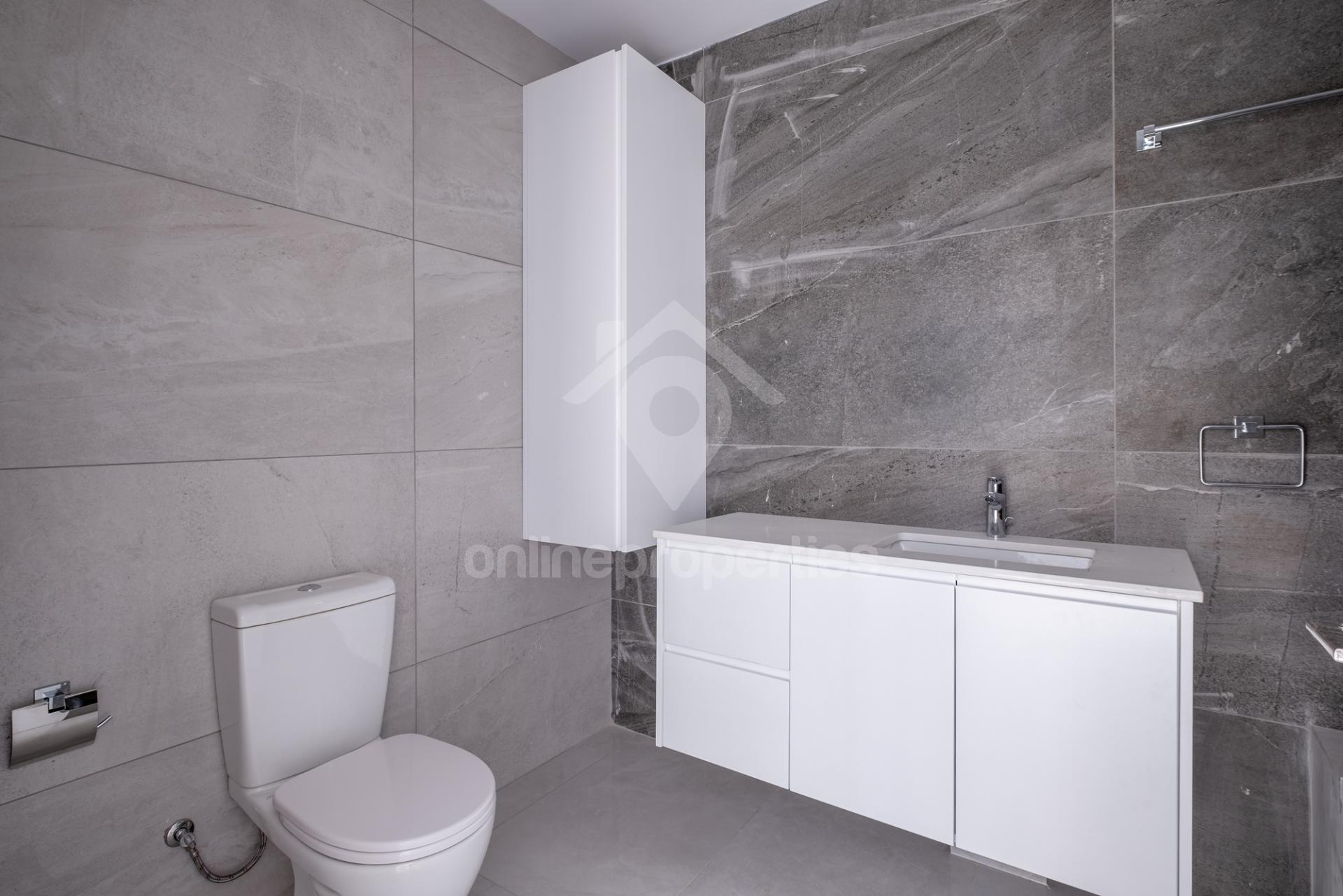 To change image, hover mouse over thumbnails below