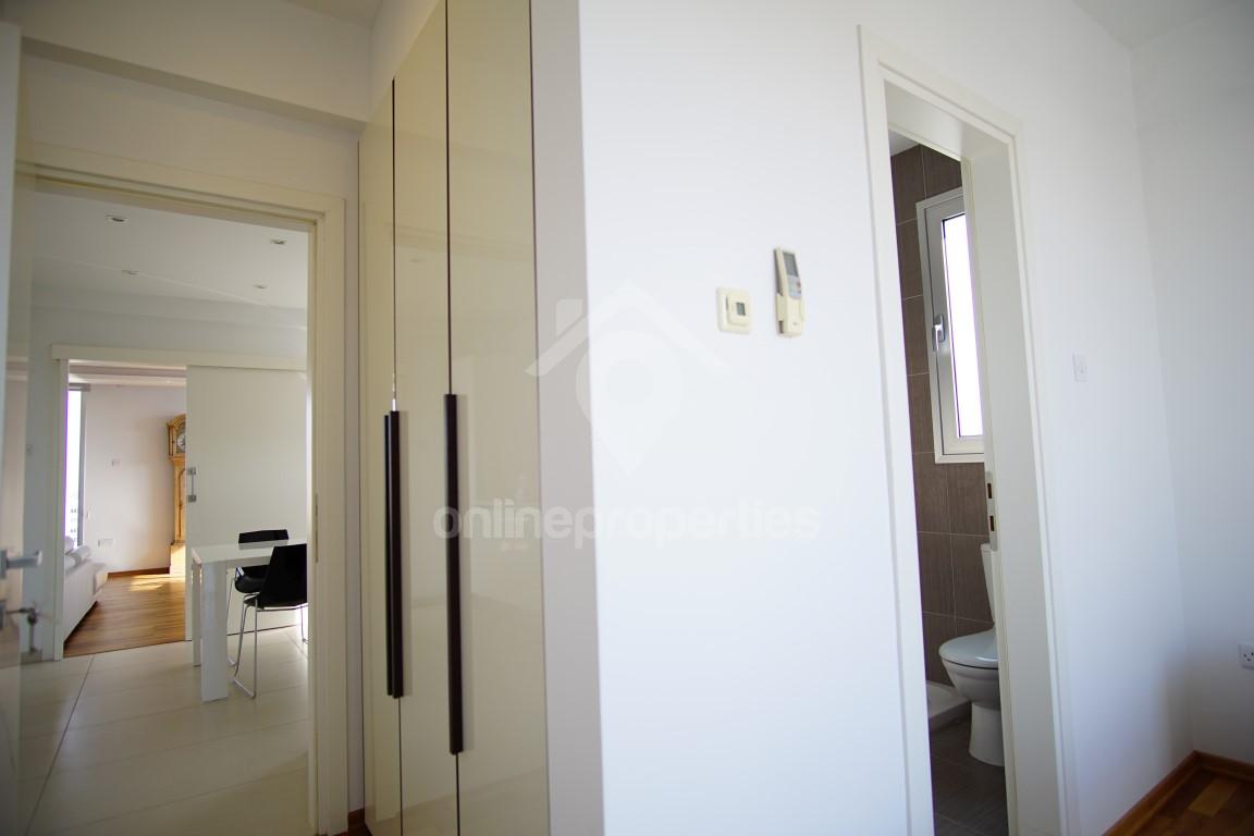 To change image, hover mouse over thumbnails below