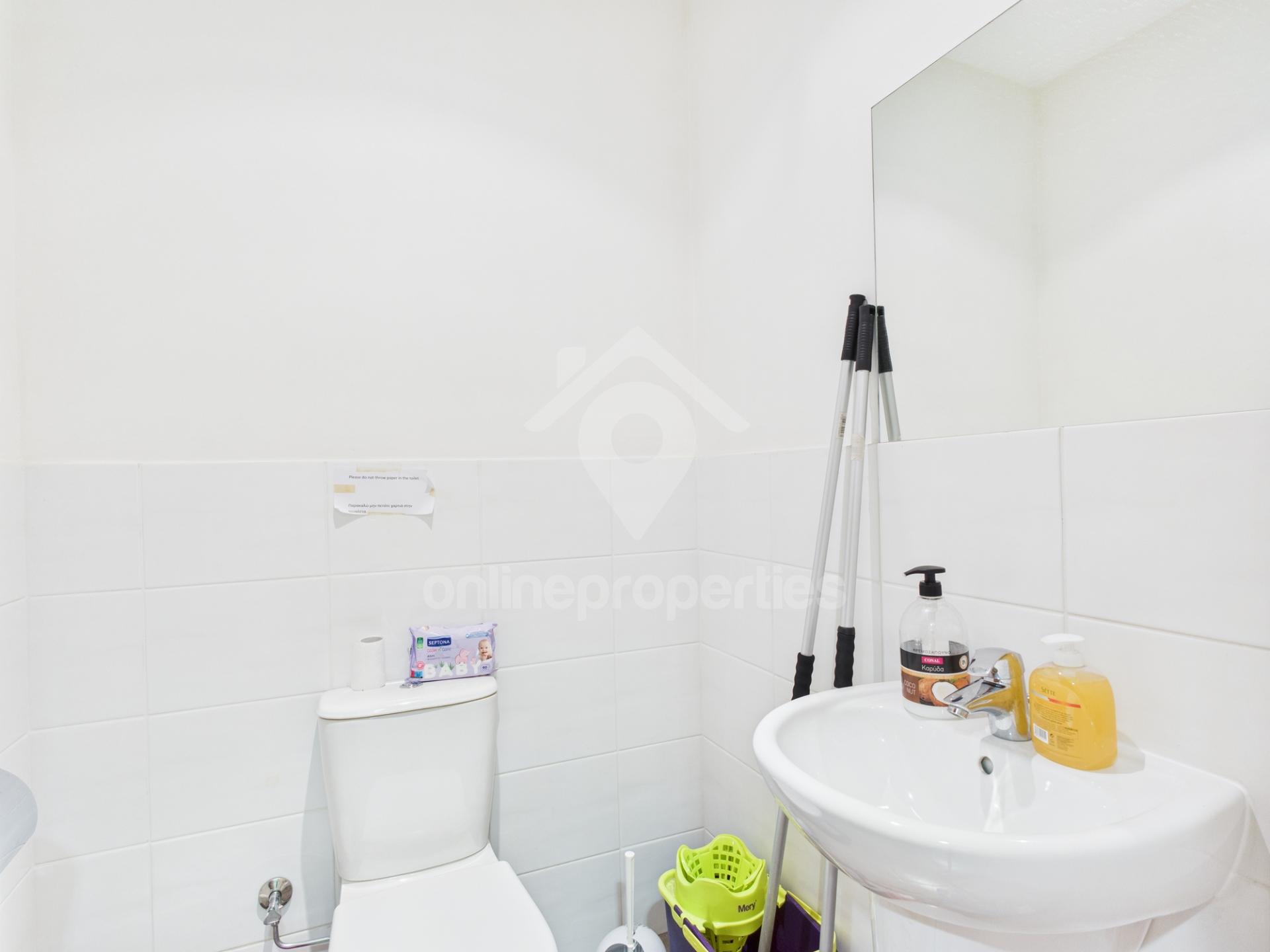 To change image, hover mouse over thumbnails below