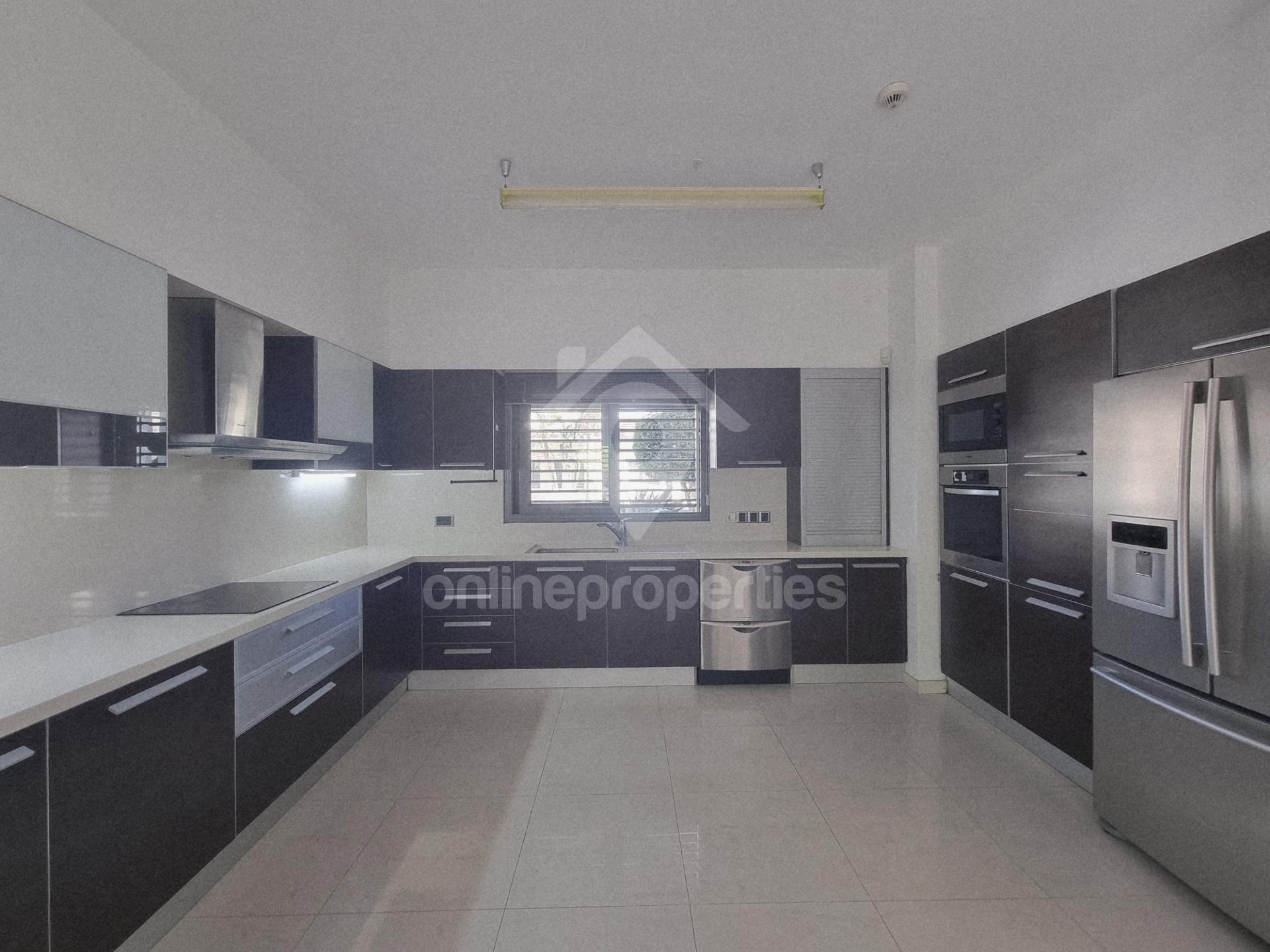 To change image, hover mouse over thumbnails below