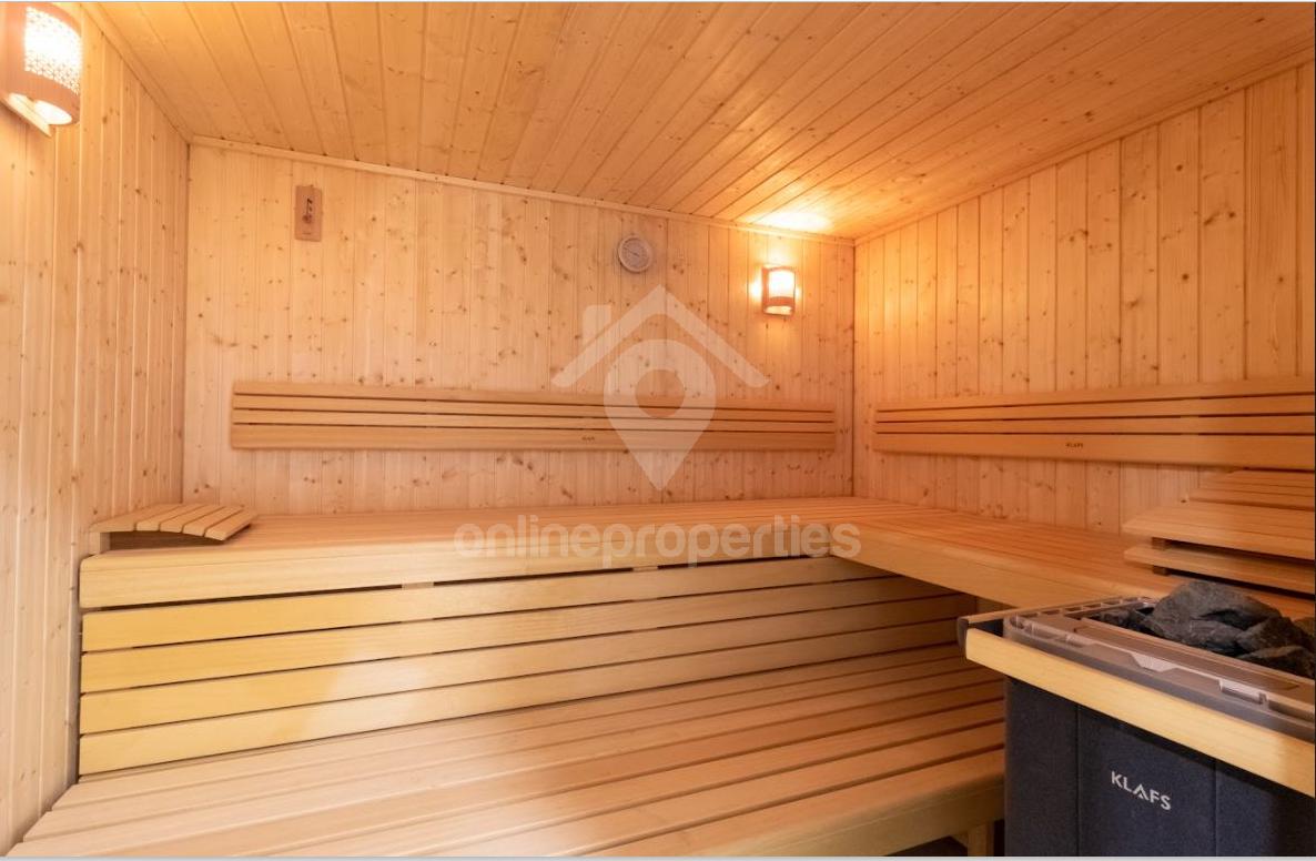 To change image, hover mouse over thumbnails below