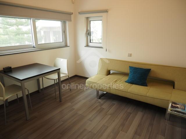 To change image, hover mouse over thumbnails below