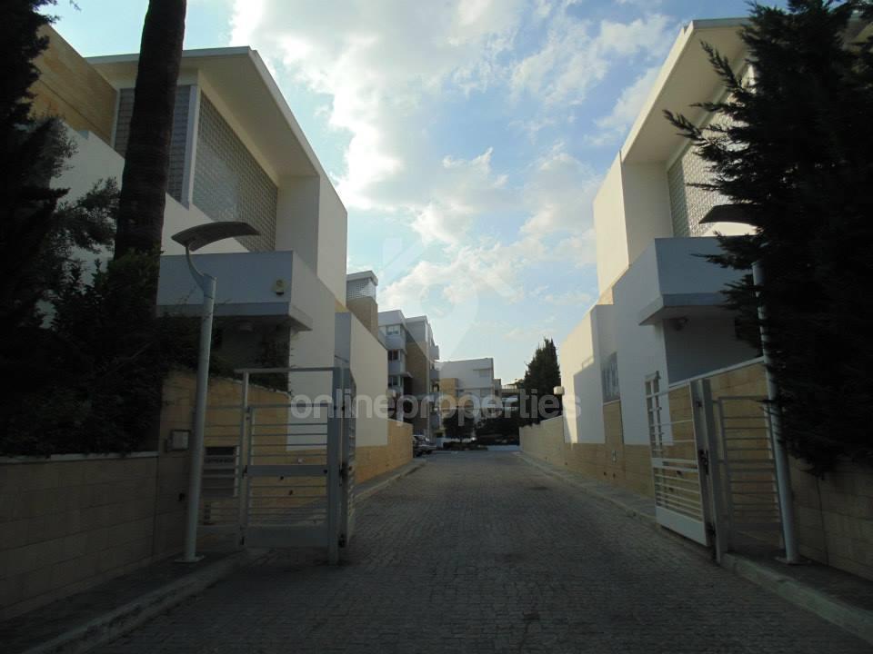 To change image, hover mouse over thumbnails below