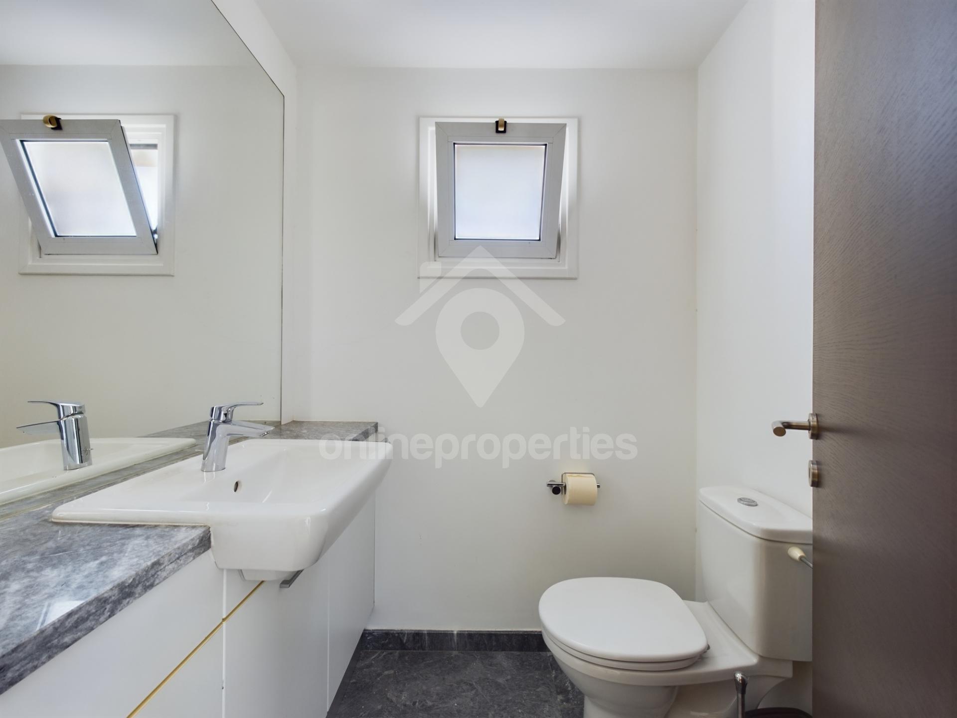 To change image, hover mouse over thumbnails below