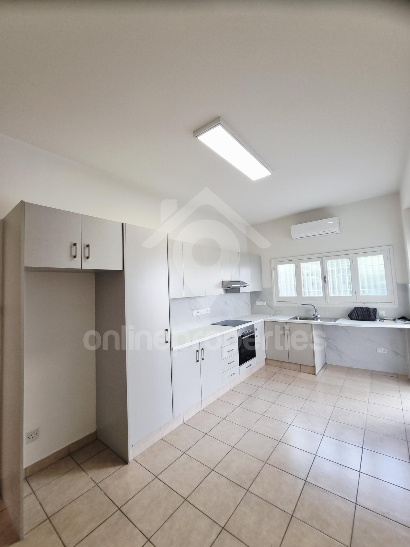 To change image, hover mouse over thumbnails below