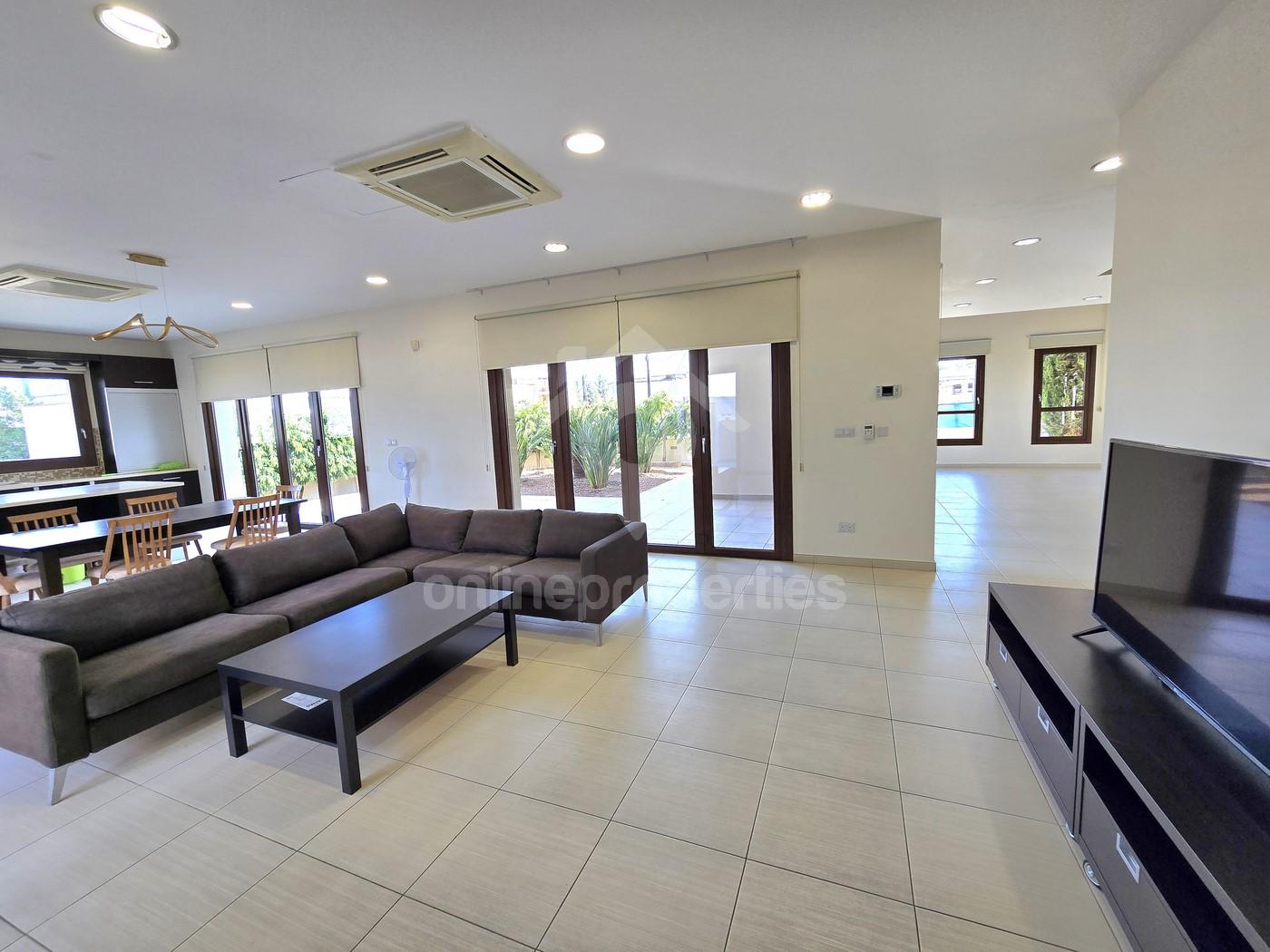 To change image, hover mouse over thumbnails below