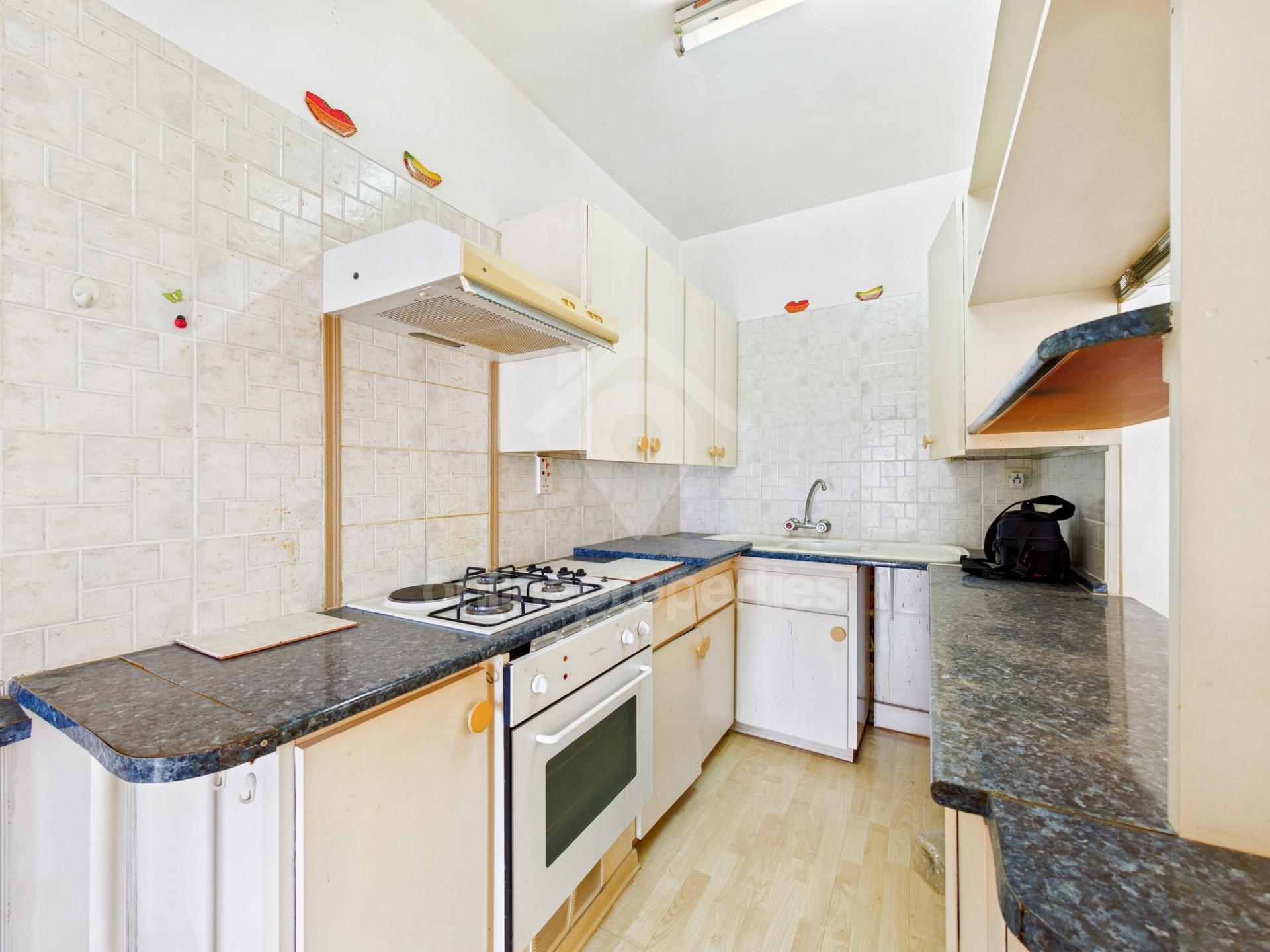 To change image, hover mouse over thumbnails below