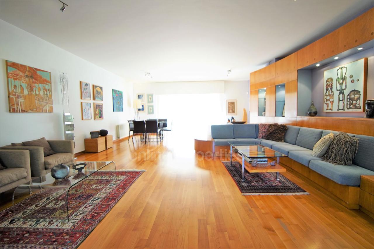 To change image, hover mouse over thumbnails below