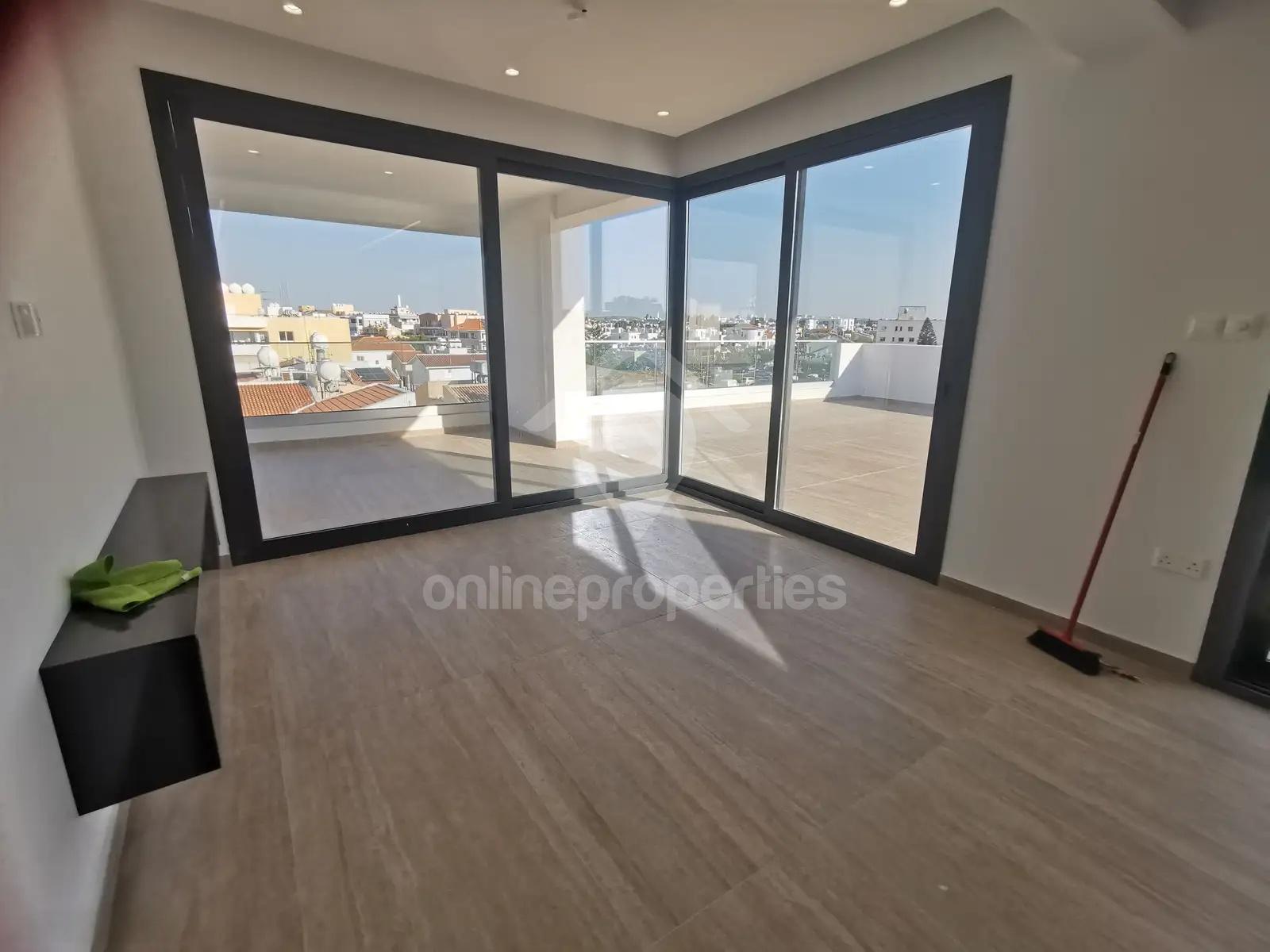 To change image, hover mouse over thumbnails below