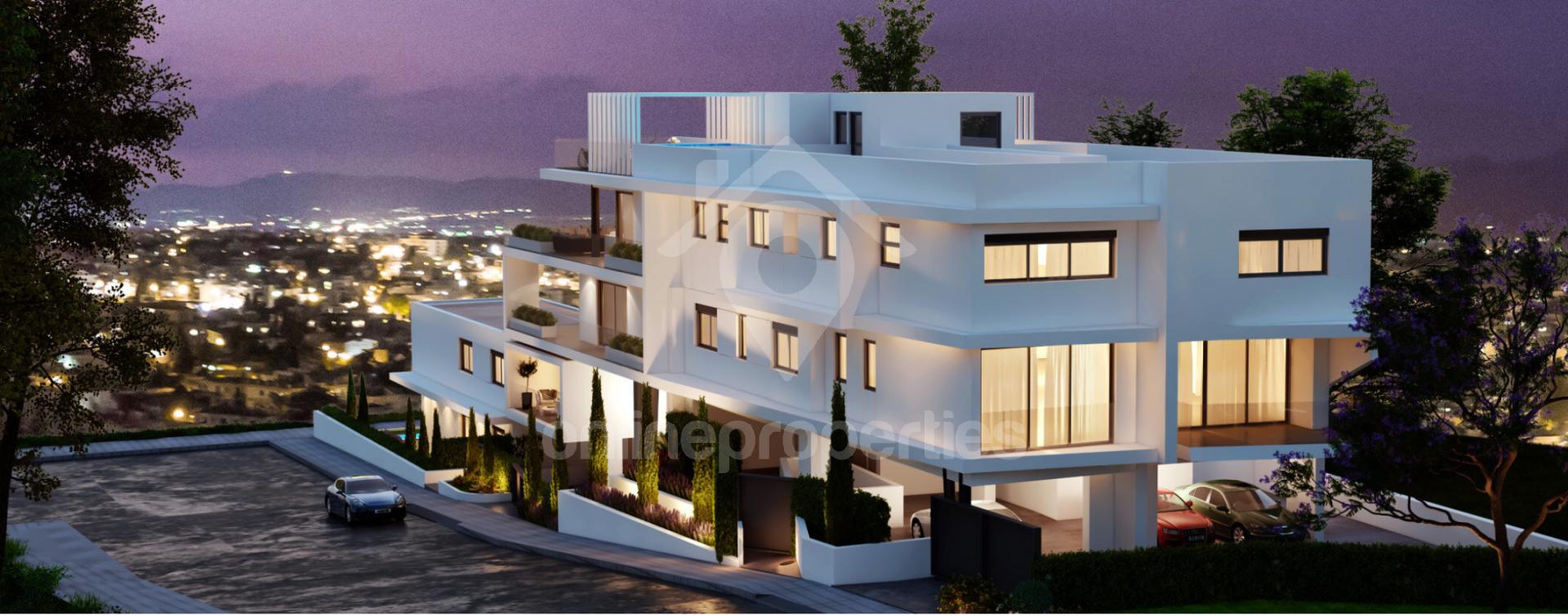 Luxurious 3-Bedroom Flat with En Suite Bathrooms and Additional Service Room