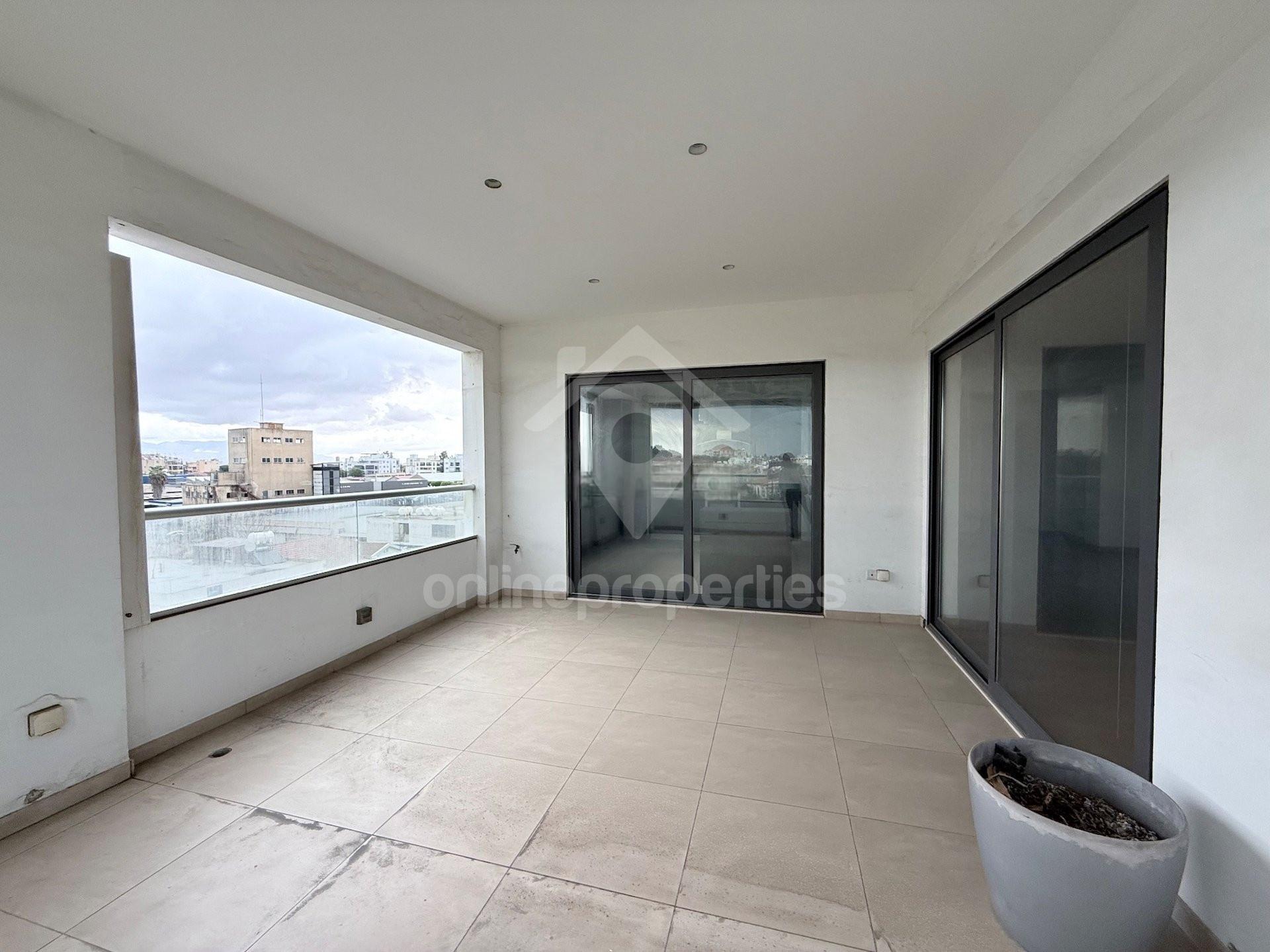 To change image, hover mouse over thumbnails below