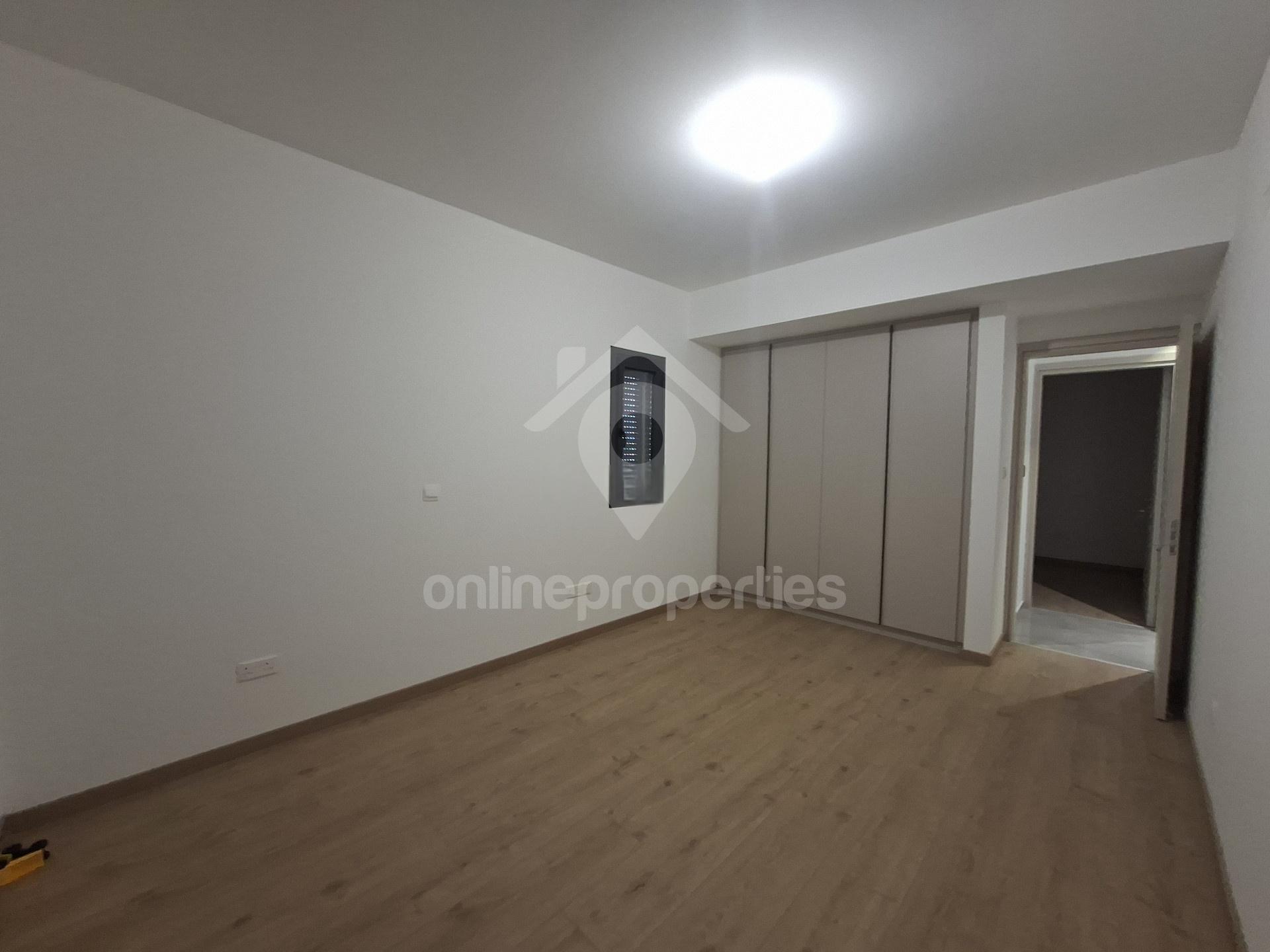 To change image, hover mouse over thumbnails below