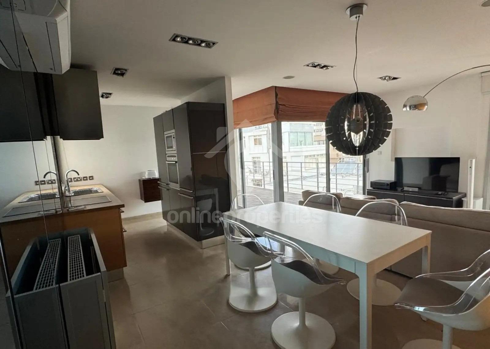 To change image, hover mouse over thumbnails below