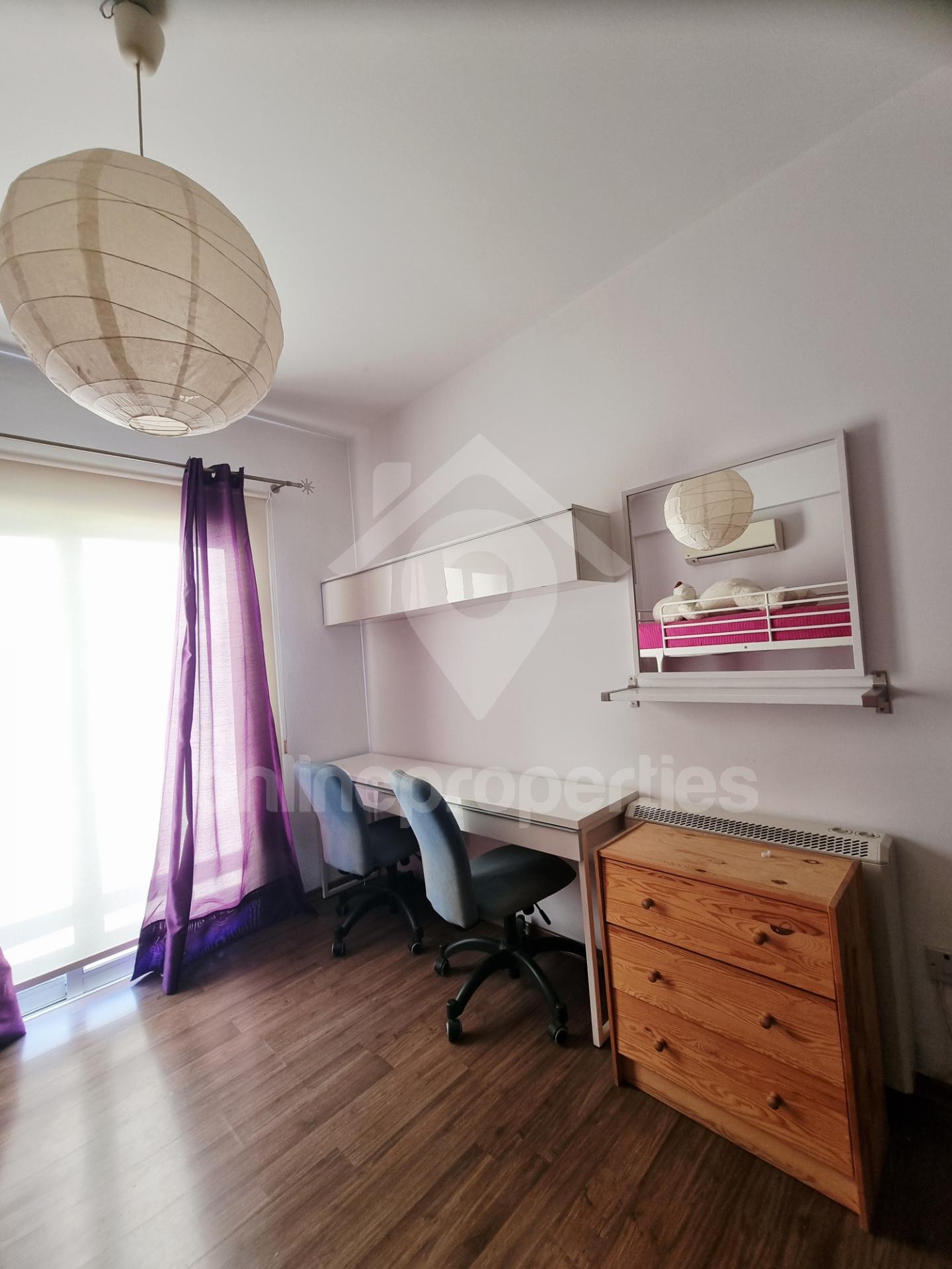 To change image, hover mouse over thumbnails below