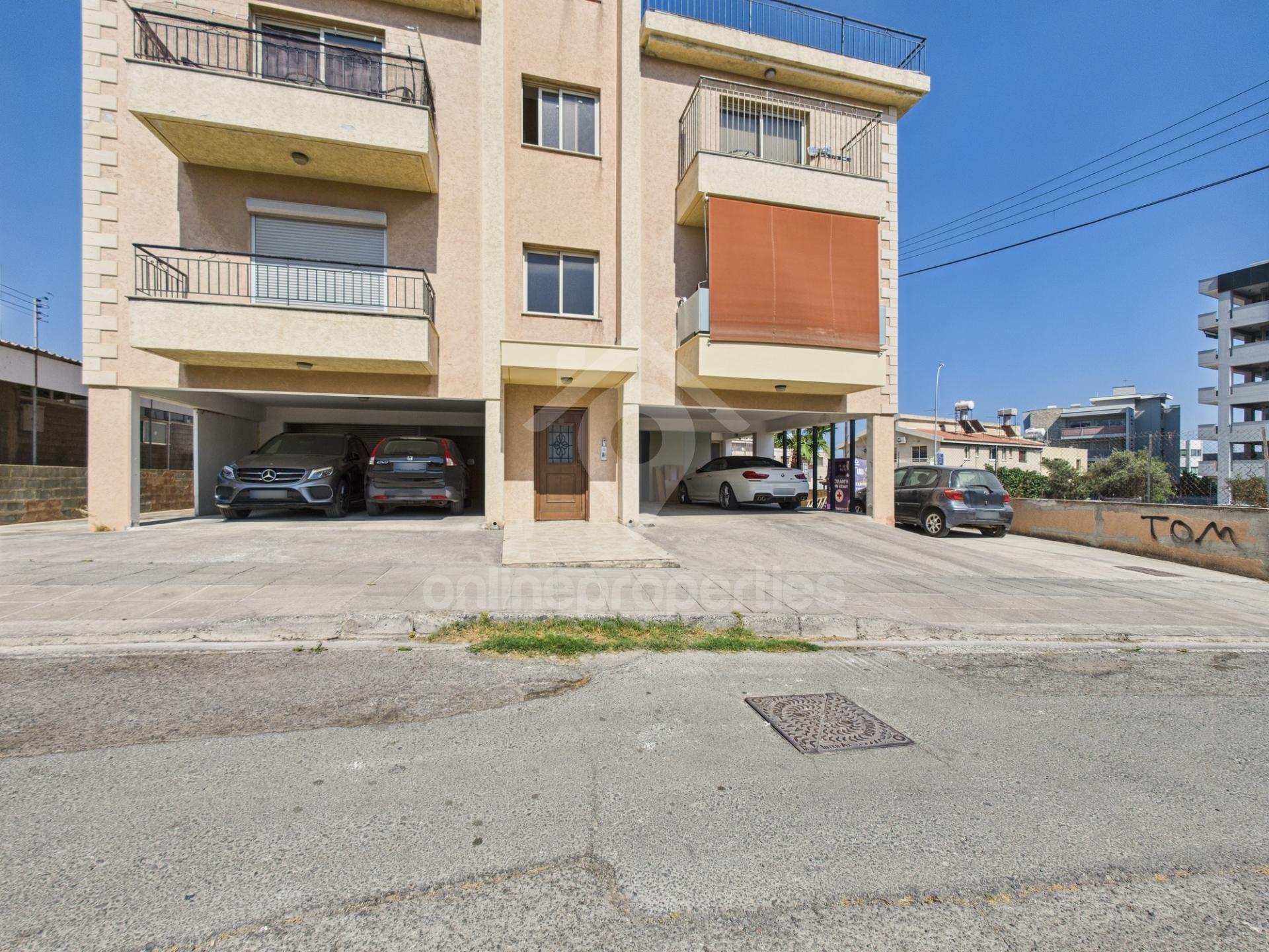 To change image, hover mouse over thumbnails below