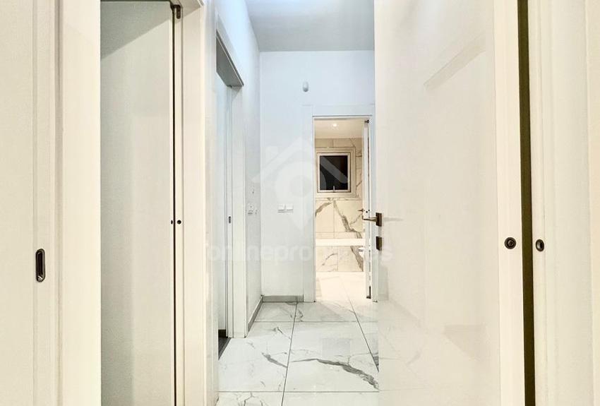 To change image, hover mouse over thumbnails below