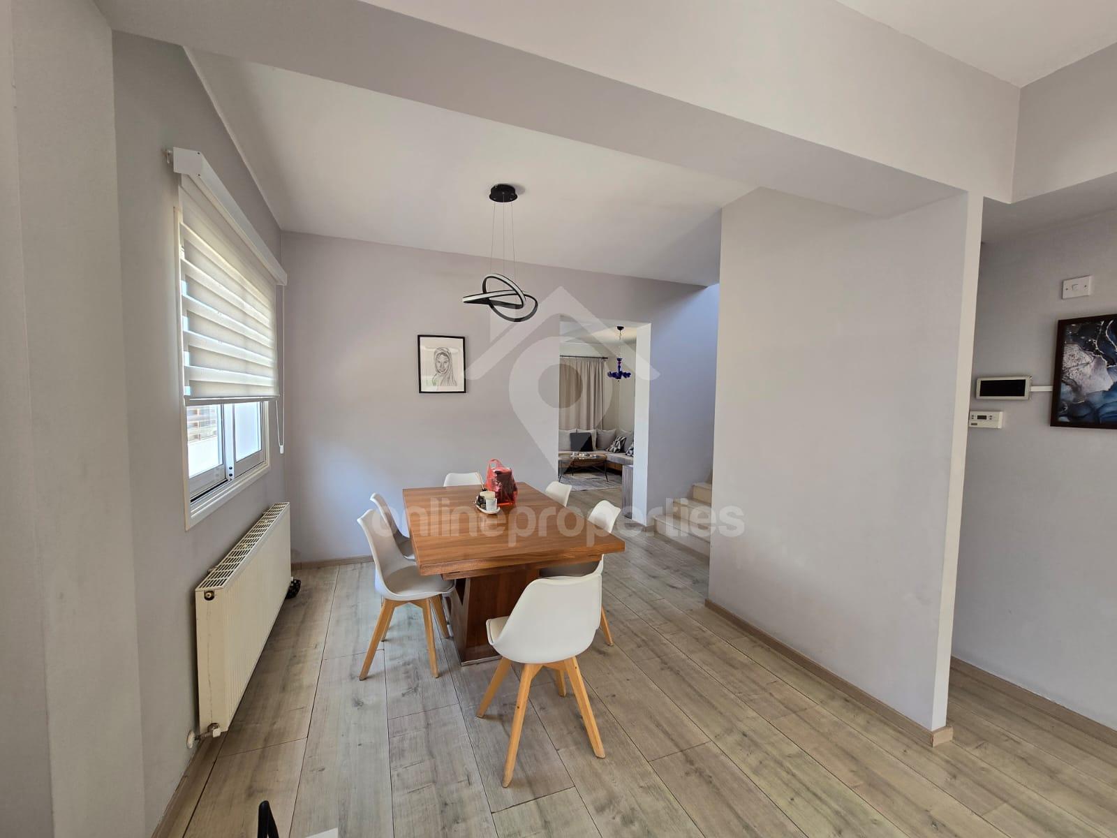 To change image, hover mouse over thumbnails below