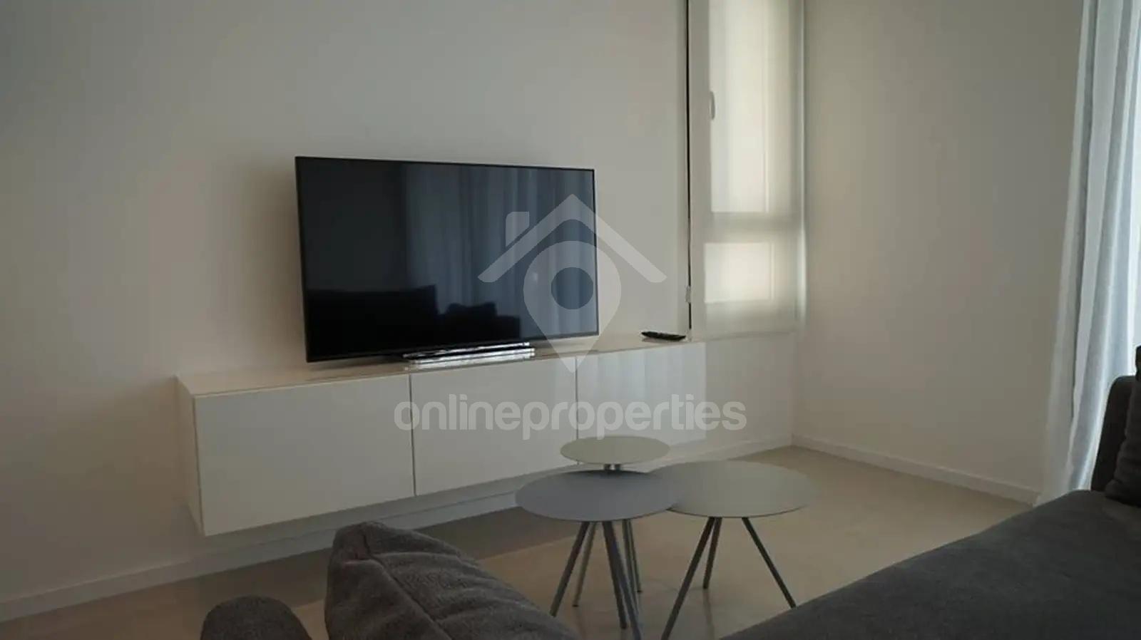 To change image, hover mouse over thumbnails below