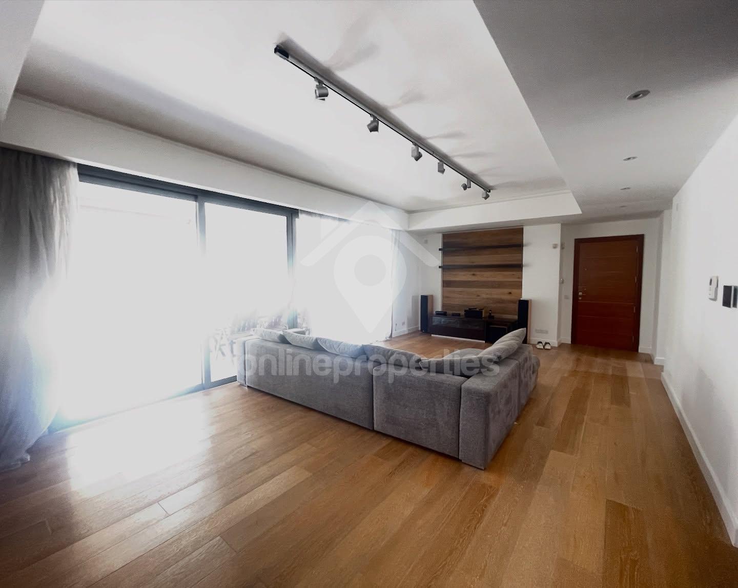 To change image, hover mouse over thumbnails below