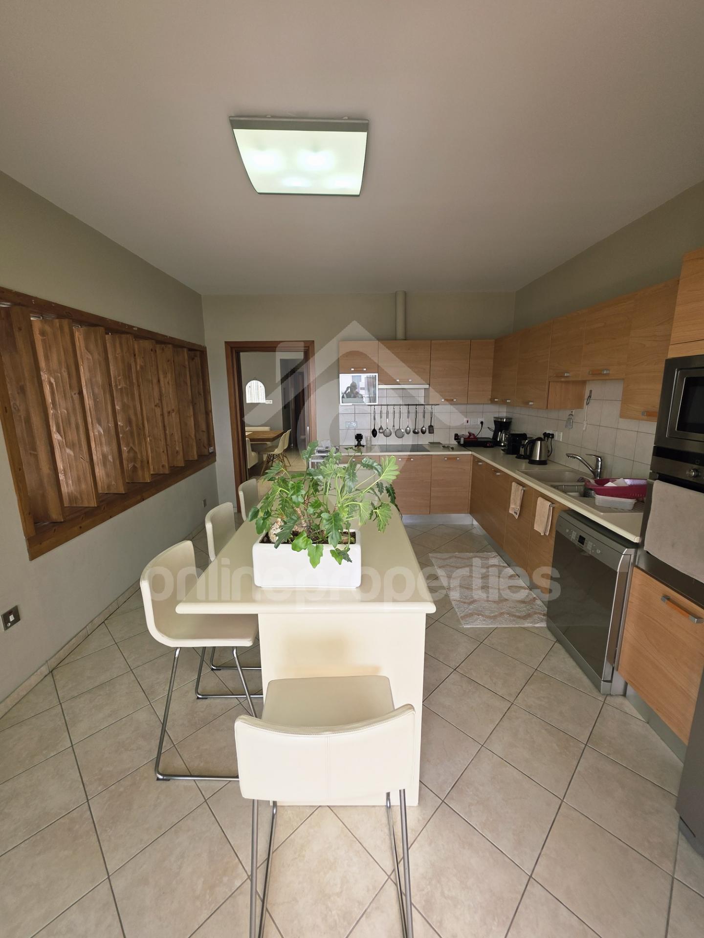 To change image, hover mouse over thumbnails below