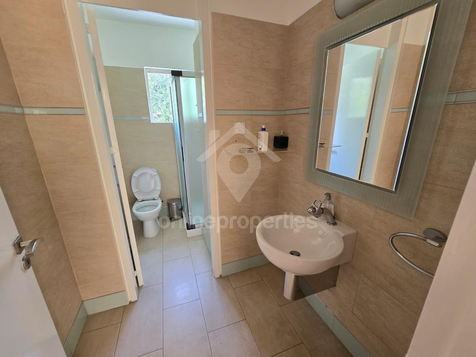 To change image, hover mouse over thumbnails below