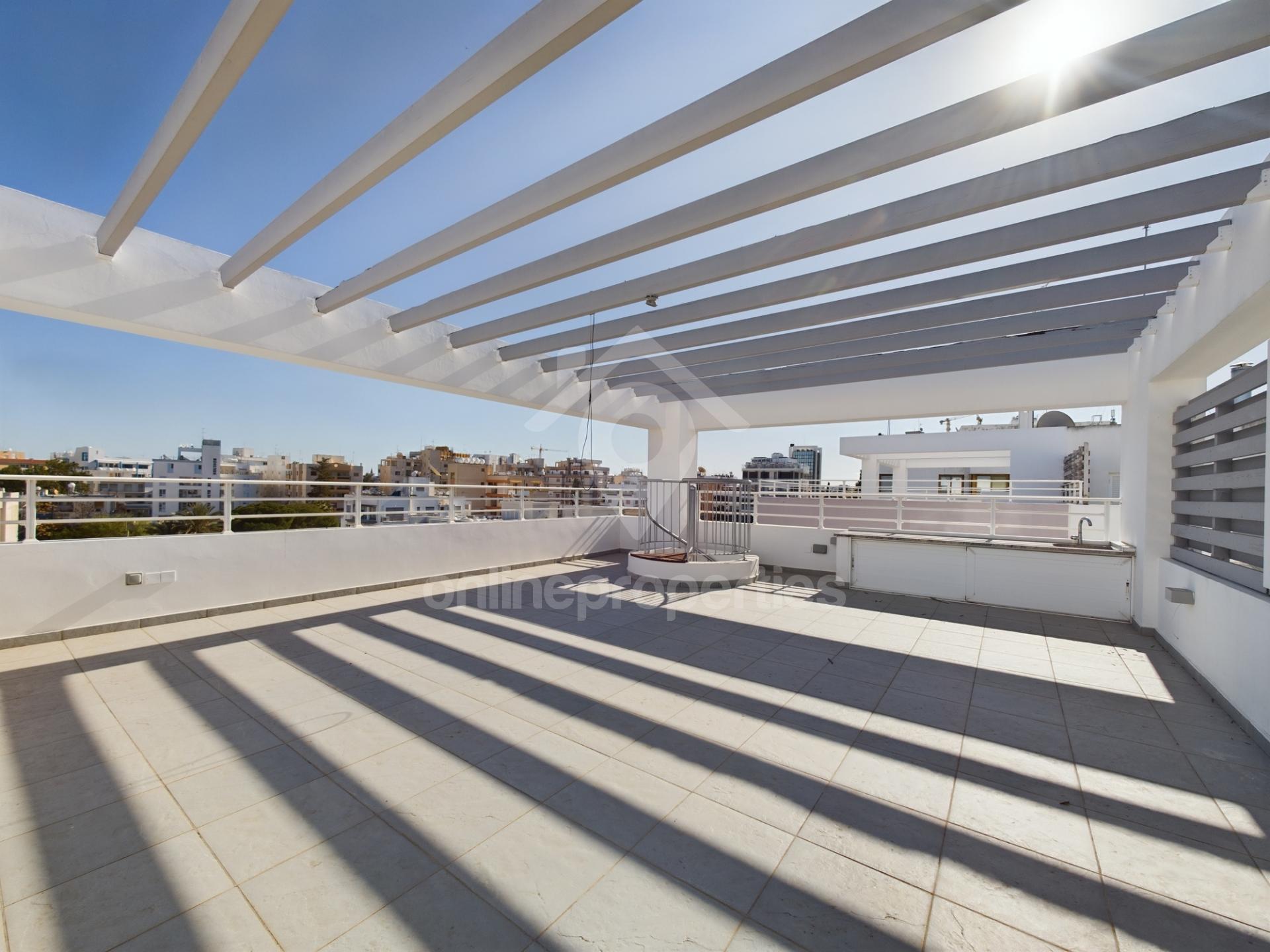 To change image, hover mouse over thumbnails below