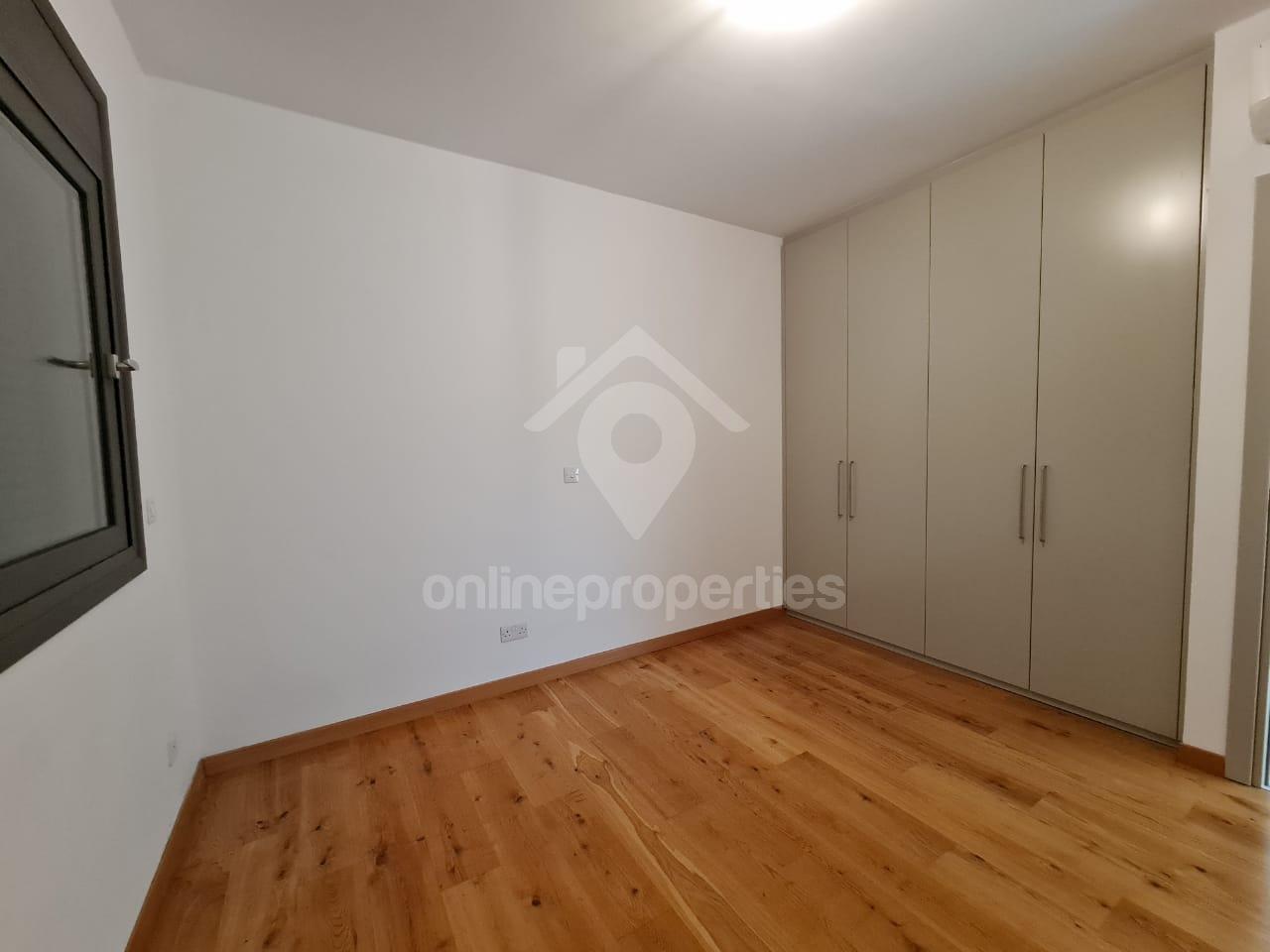 To change image, hover mouse over thumbnails below