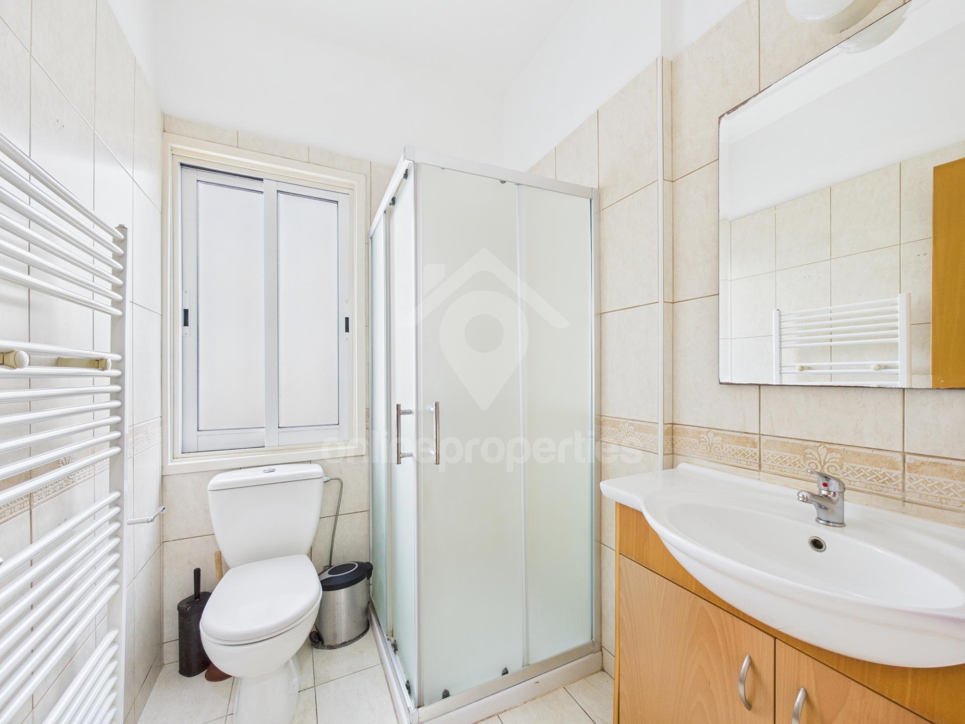 To change image, hover mouse over thumbnails below