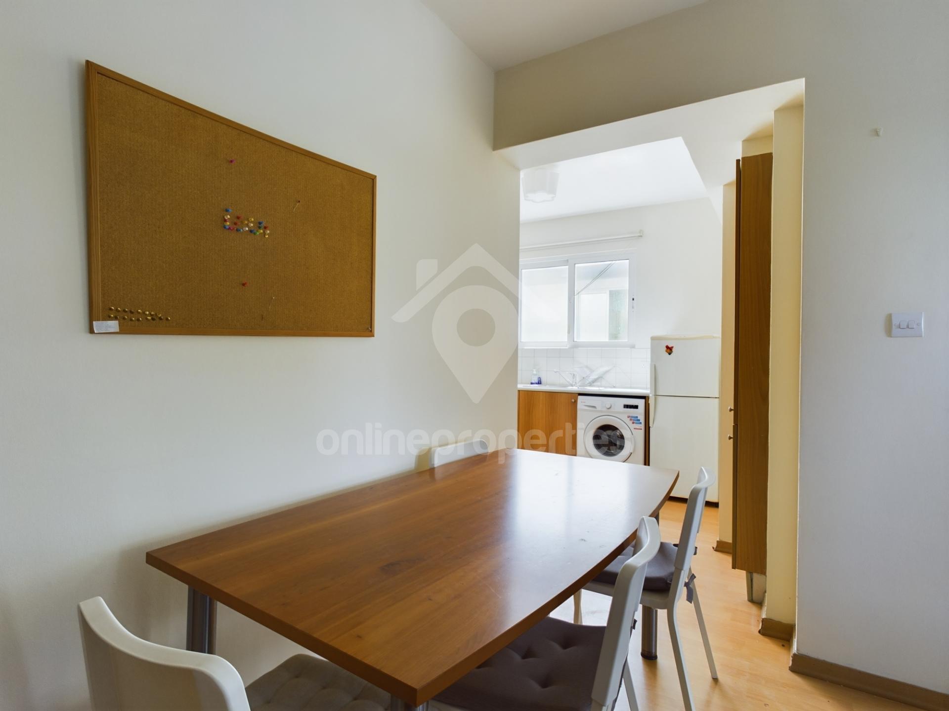 To change image, hover mouse over thumbnails below