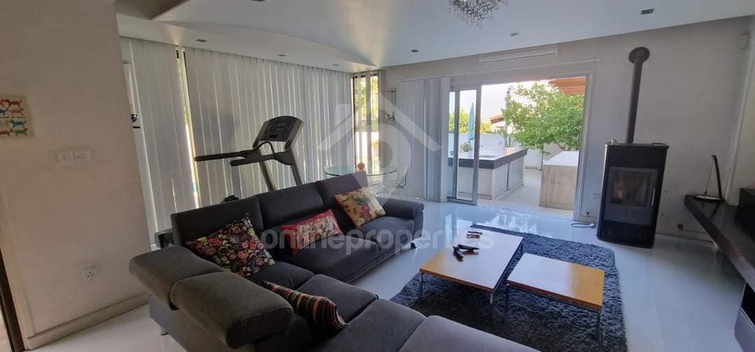 To change image, hover mouse over thumbnails below