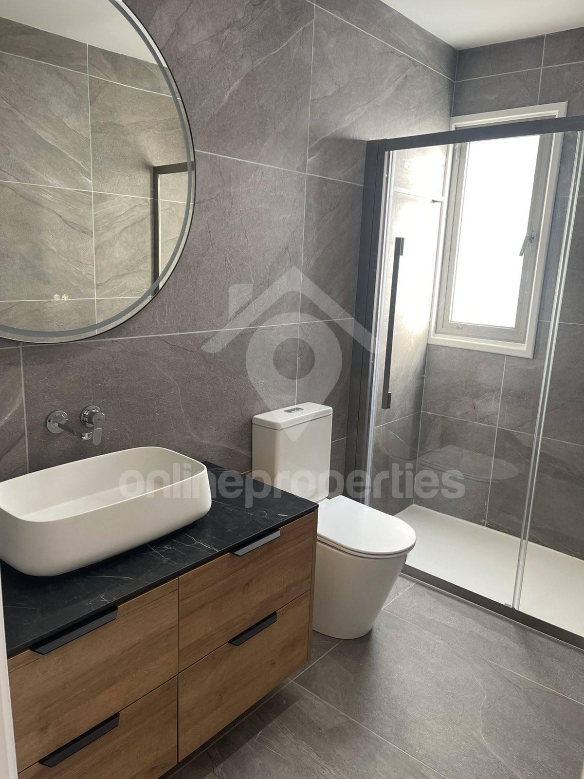 To change image, hover mouse over thumbnails below