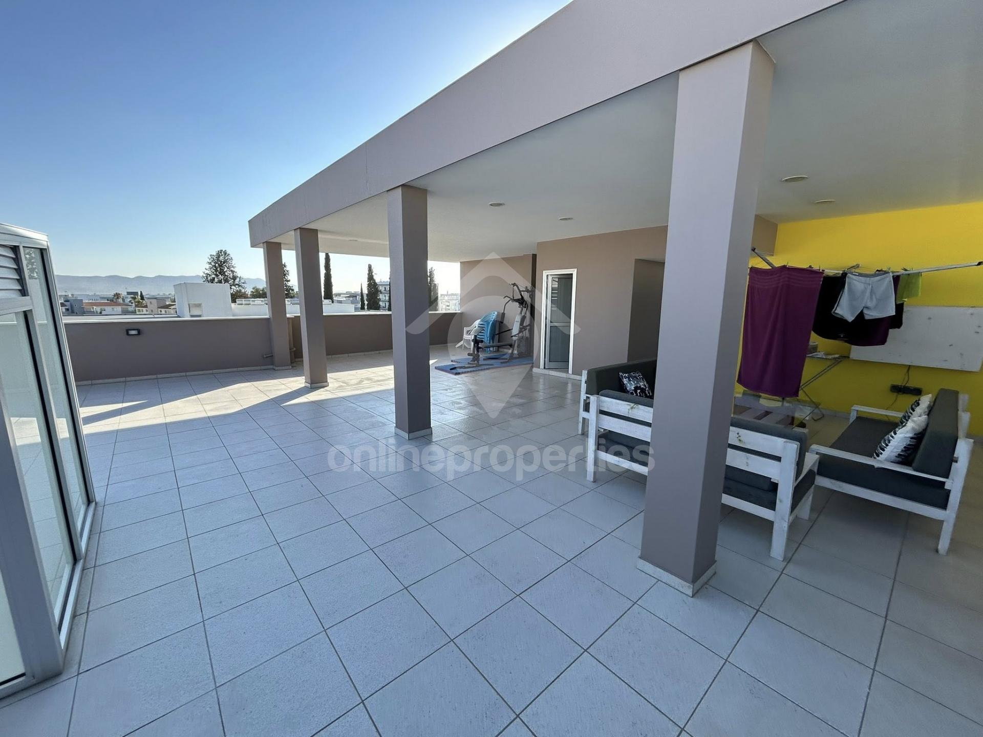 To change image, hover mouse over thumbnails below