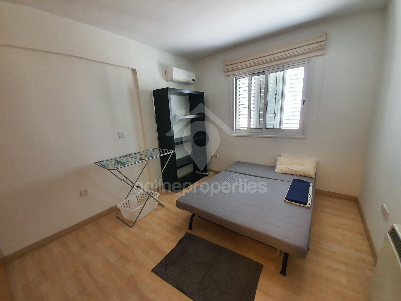 To change image, hover mouse over thumbnails below