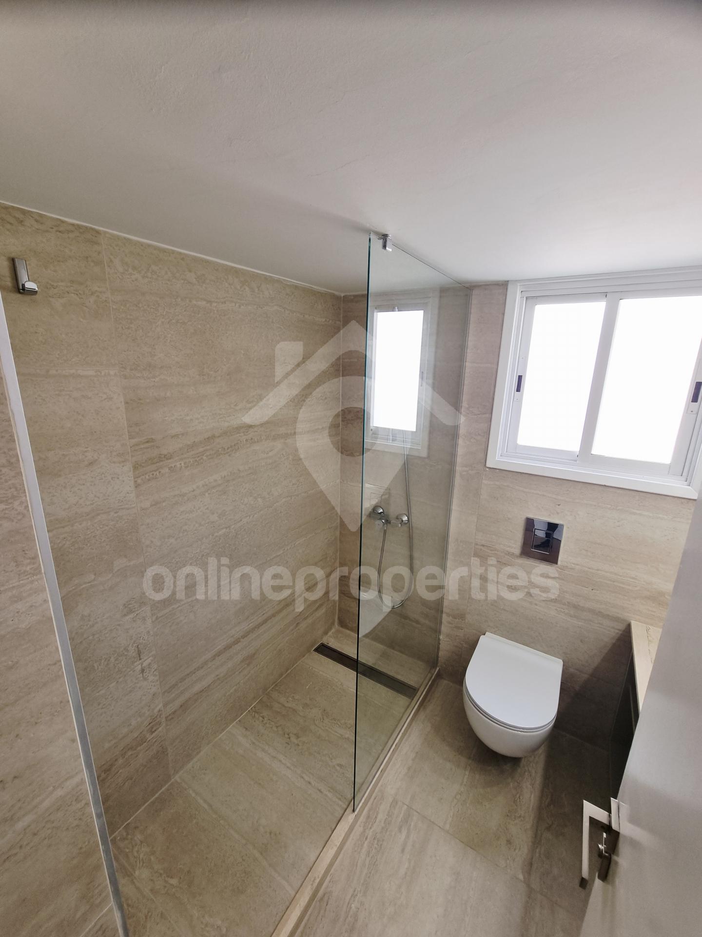 To change image, hover mouse over thumbnails below