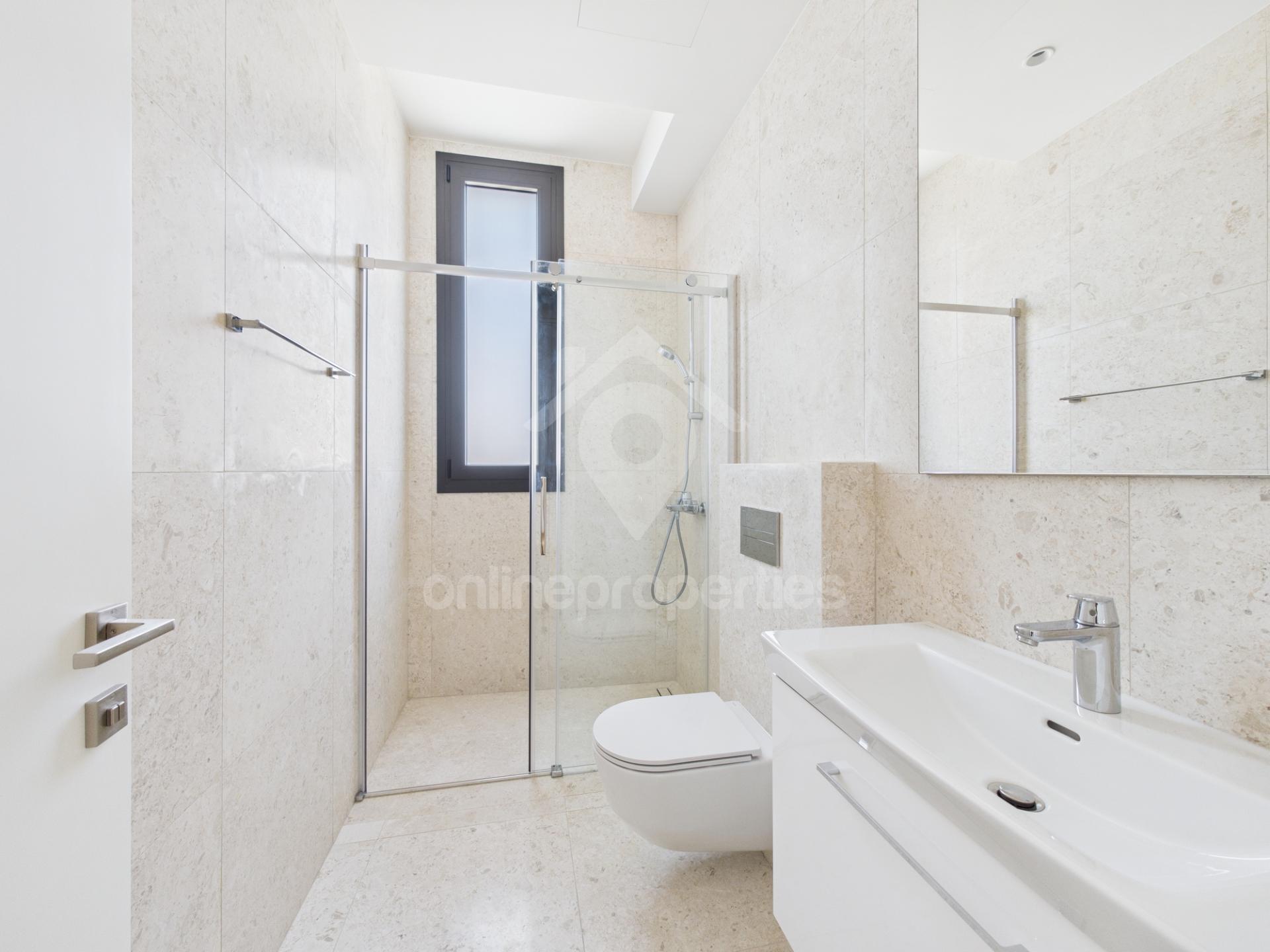 To change image, hover mouse over thumbnails below