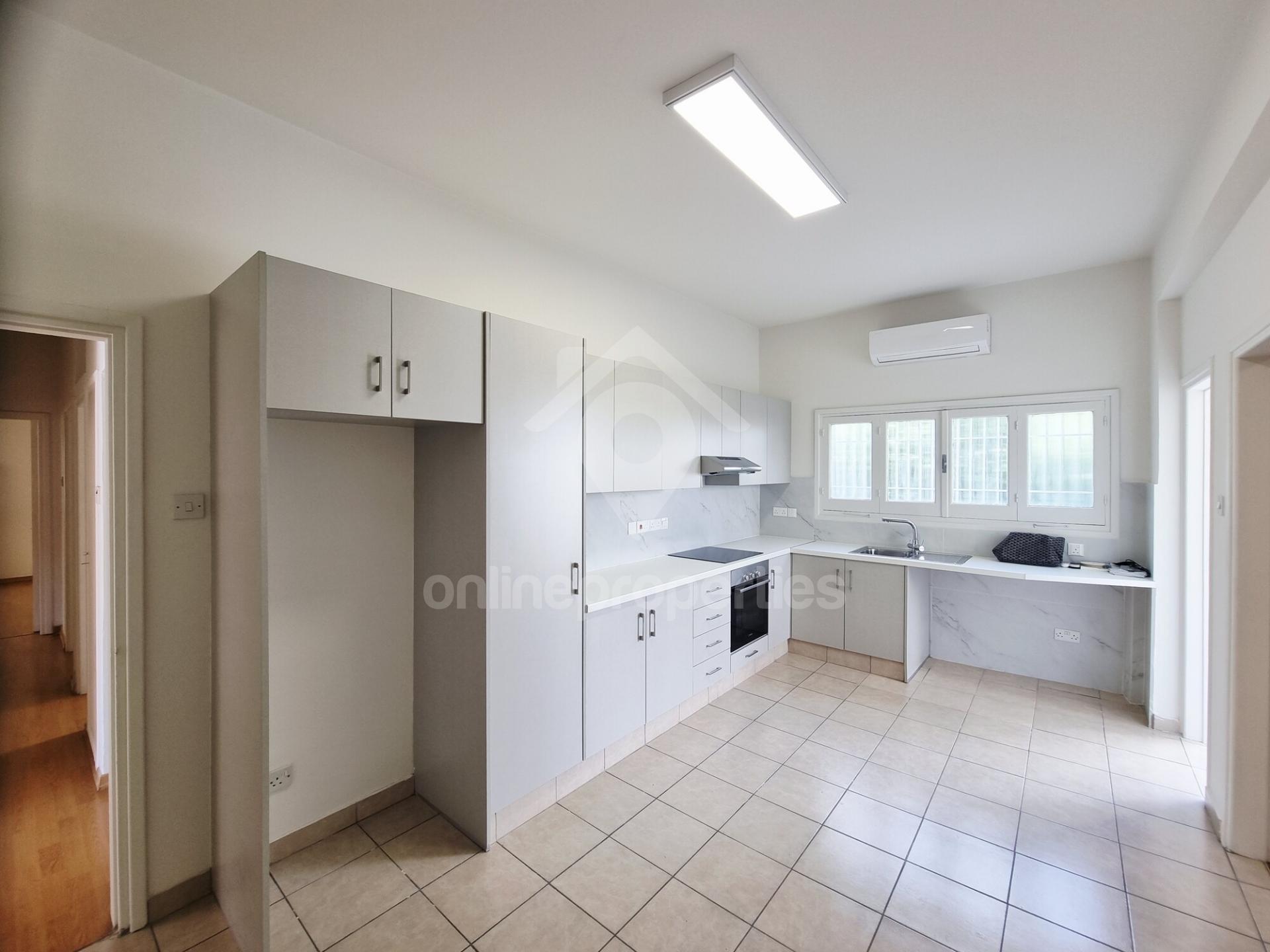 To change image, hover mouse over thumbnails below