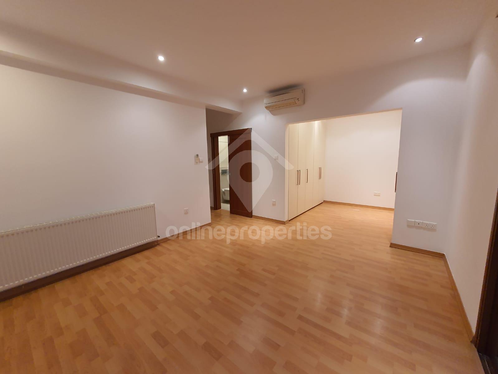 To change image, hover mouse over thumbnails below