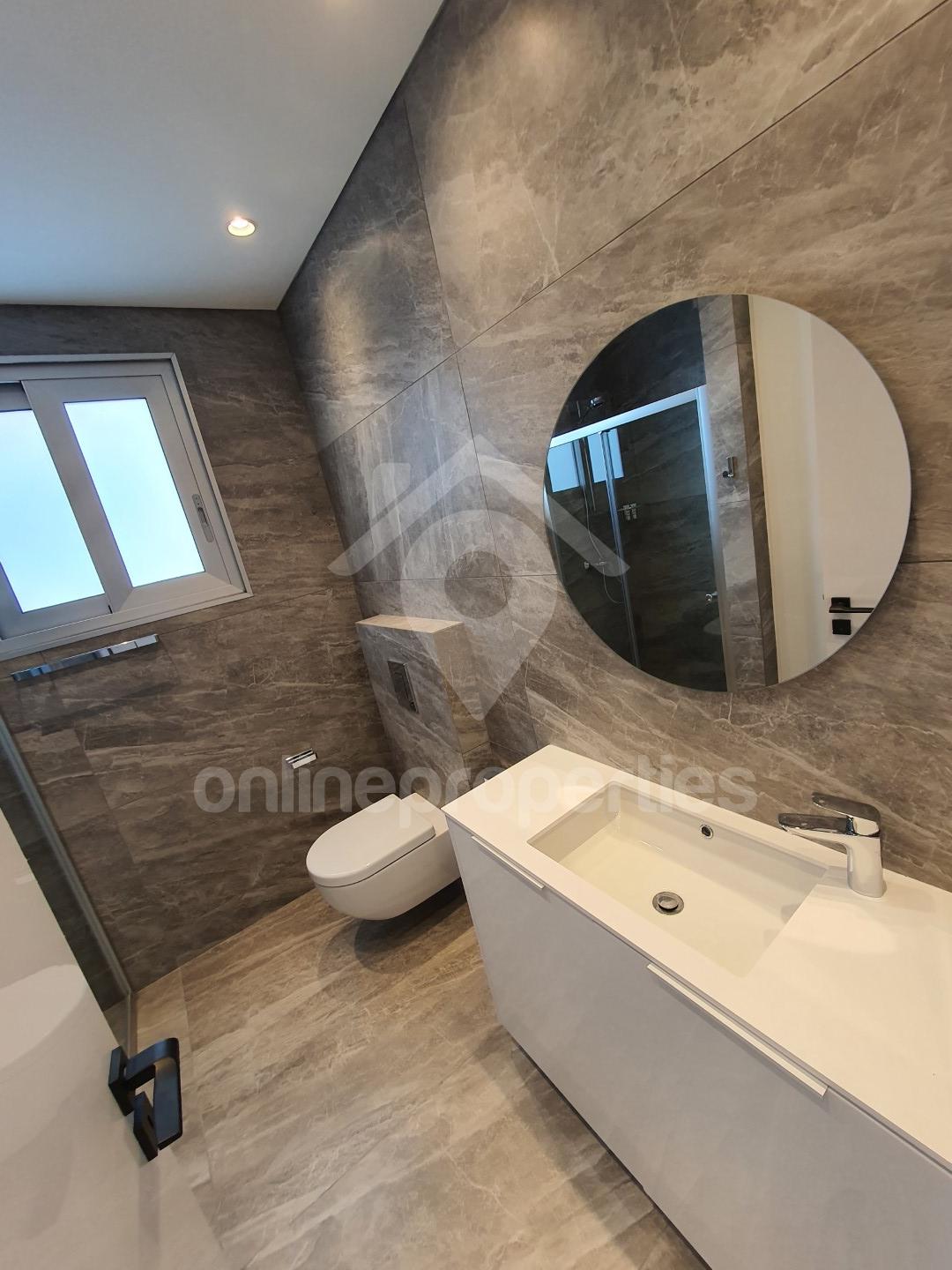 To change image, hover mouse over thumbnails below