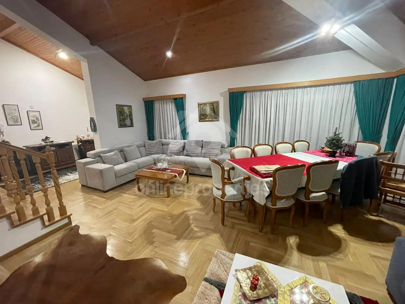 To change image, hover mouse over thumbnails below