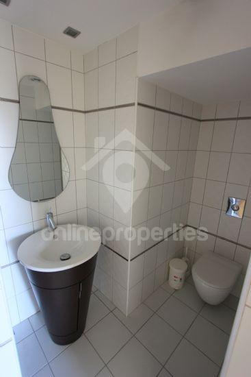 To change image, hover mouse over thumbnails below