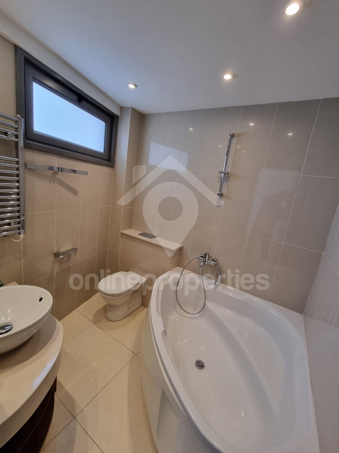 To change image, hover mouse over thumbnails below