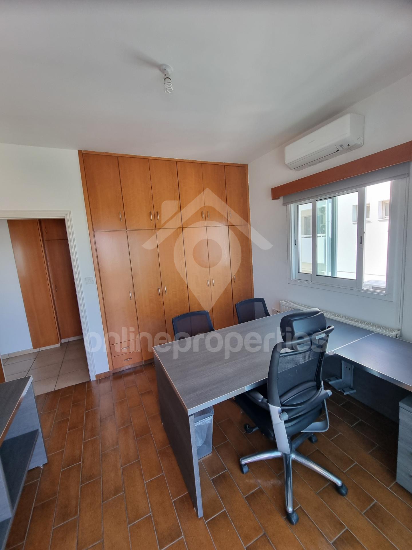 To change image, hover mouse over thumbnails below