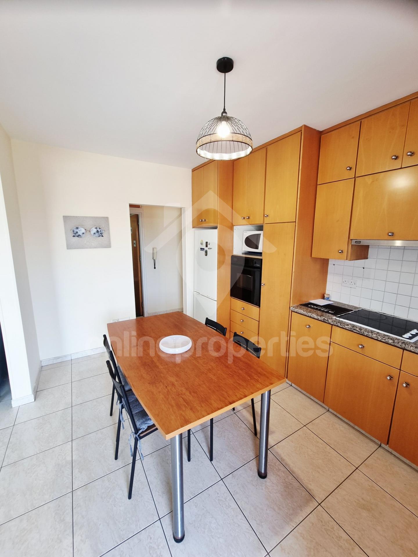 To change image, hover mouse over thumbnails below