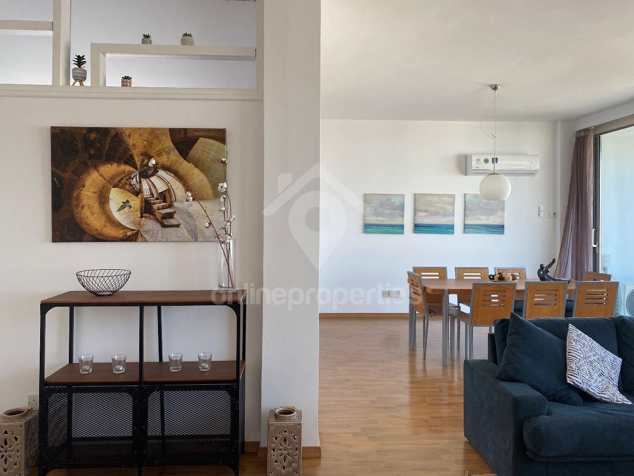 To change image, hover mouse over thumbnails below