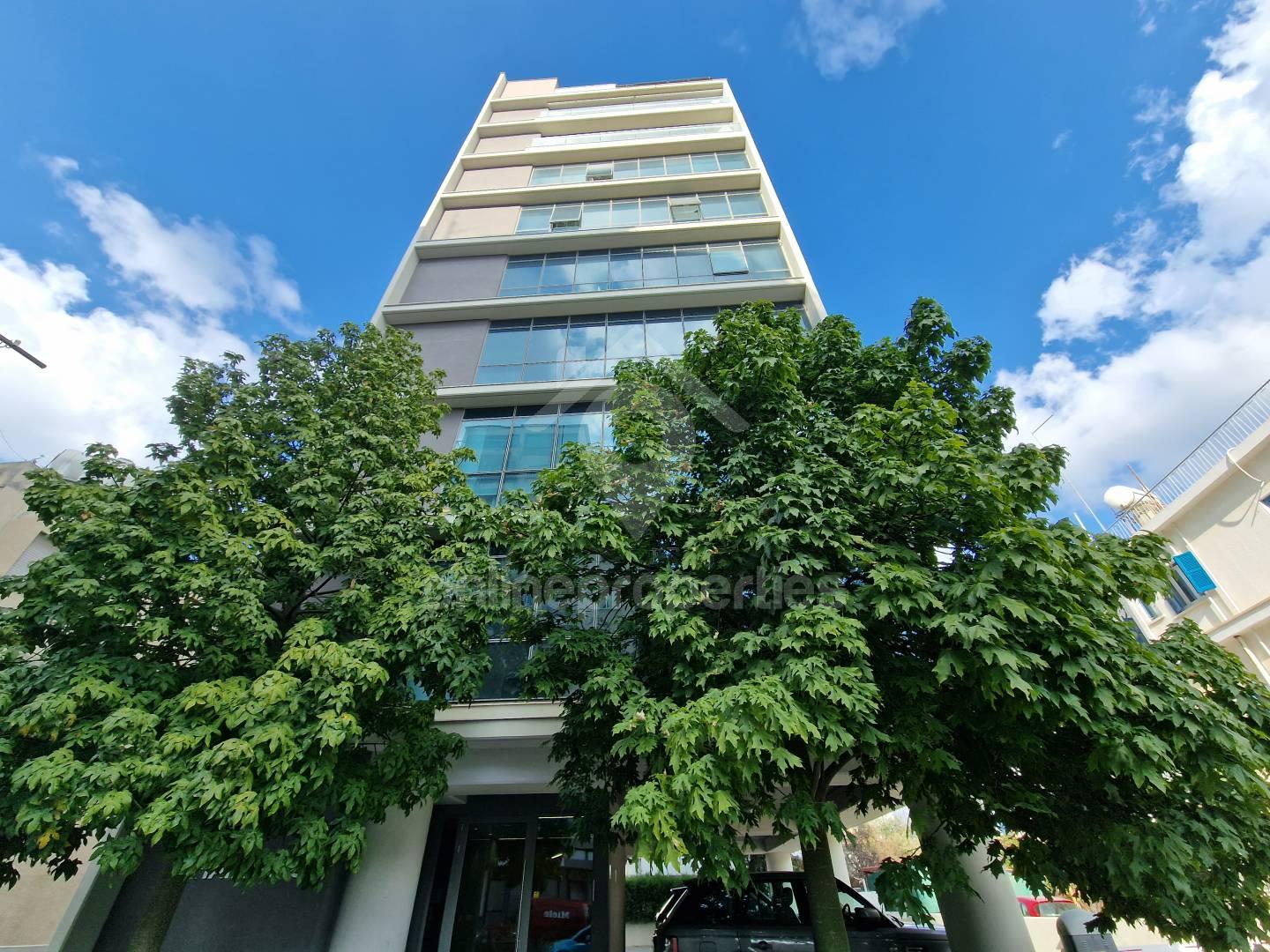 To change image, hover mouse over thumbnails below