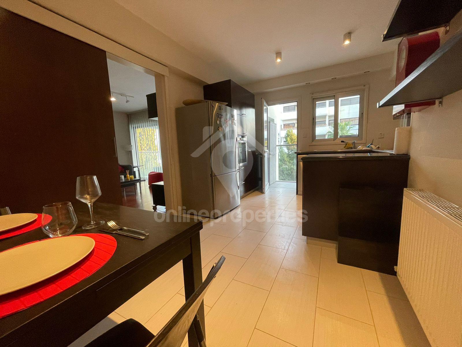 To change image, hover mouse over thumbnails below