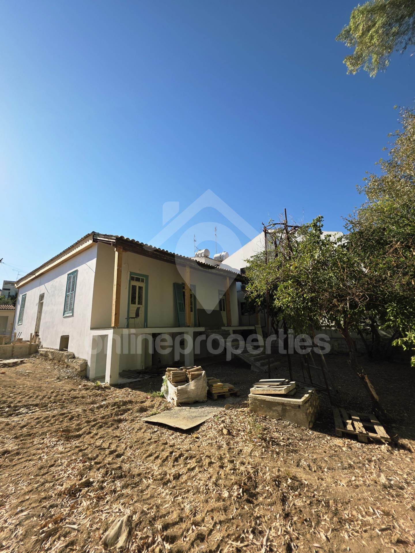 To change image, hover mouse over thumbnails below