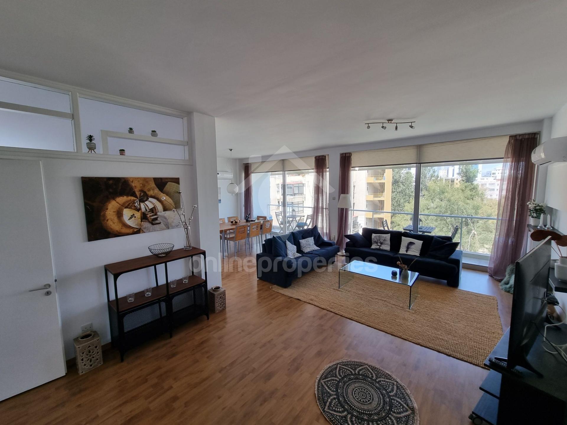 To change image, hover mouse over thumbnails below