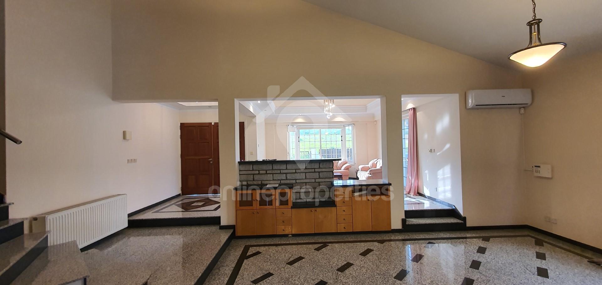 To change image, hover mouse over thumbnails below